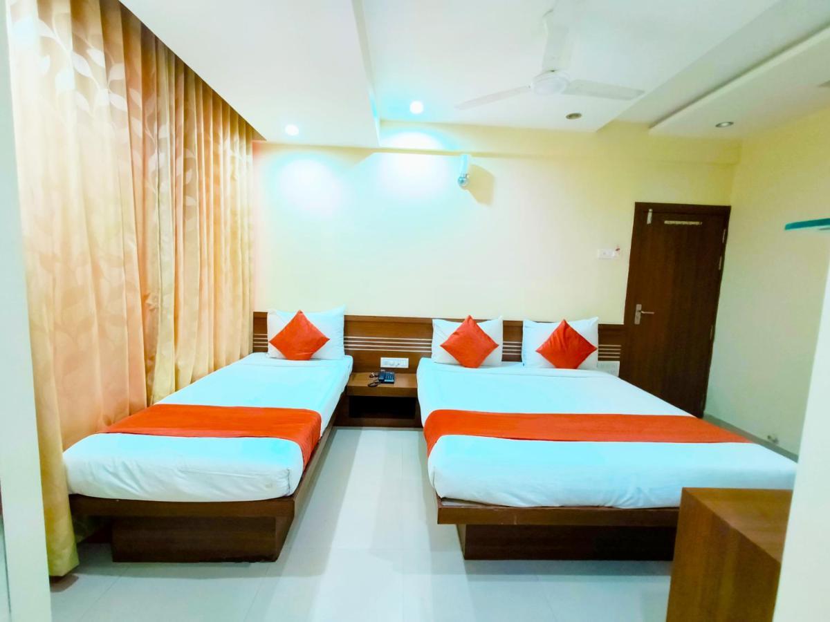 Sai Srushti By Neem Square Hotell Shirdi Exteriör bild