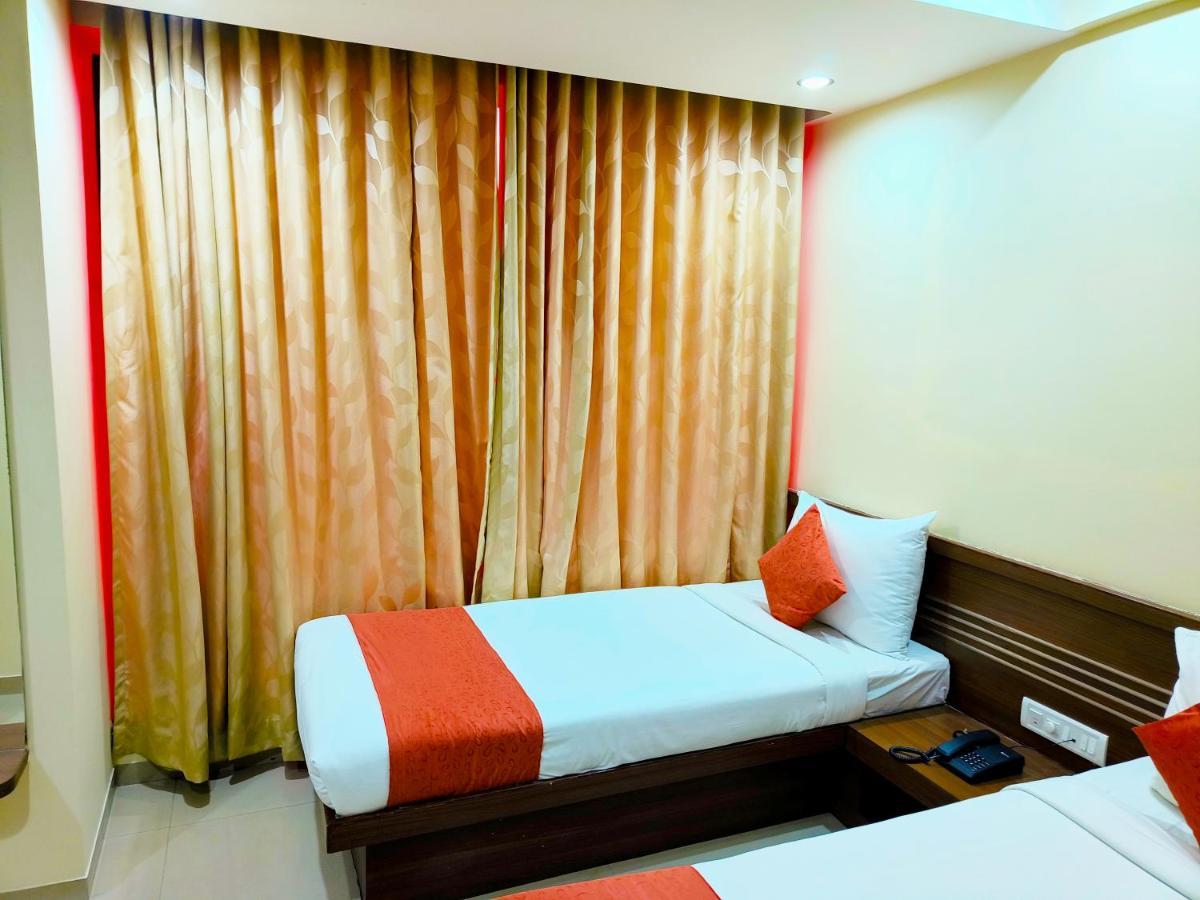 Sai Srushti By Neem Square Hotell Shirdi Exteriör bild