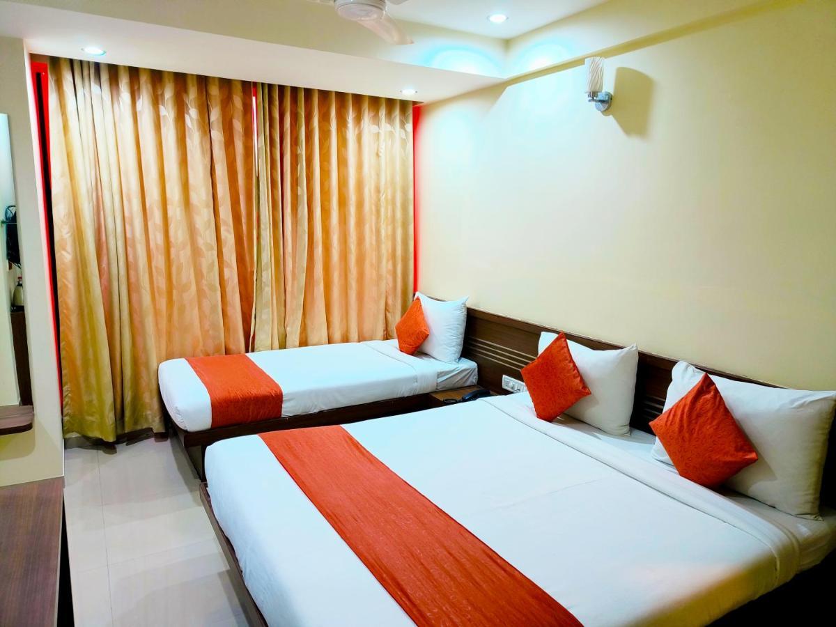 Sai Srushti By Neem Square Hotell Shirdi Exteriör bild