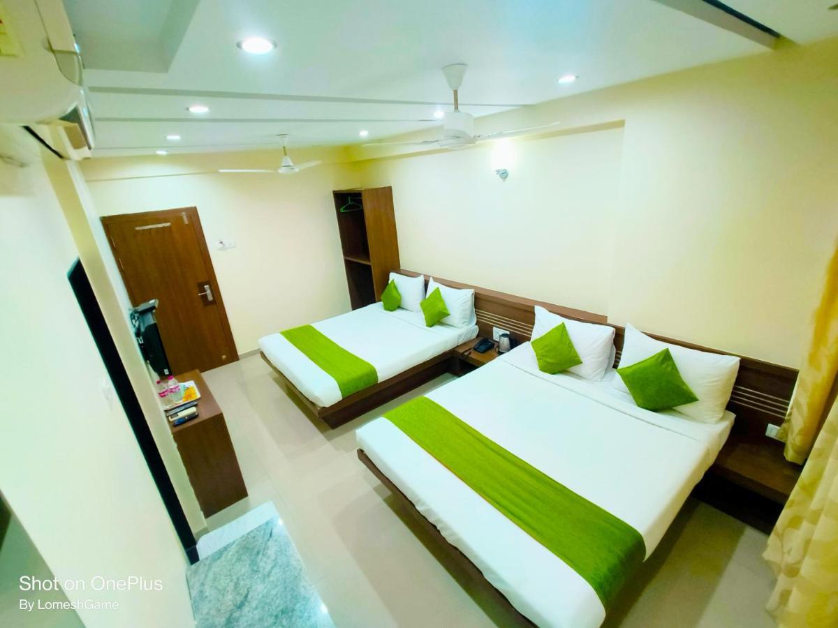 Sai Srushti By Neem Square Hotell Shirdi Exteriör bild