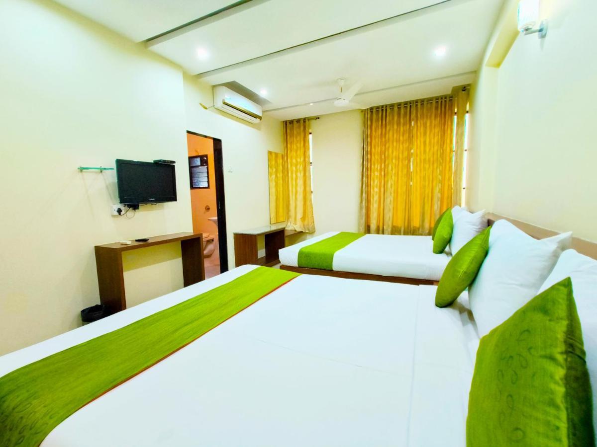Sai Srushti By Neem Square Hotell Shirdi Exteriör bild