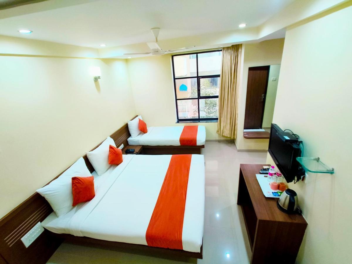 Sai Srushti By Neem Square Hotell Shirdi Exteriör bild