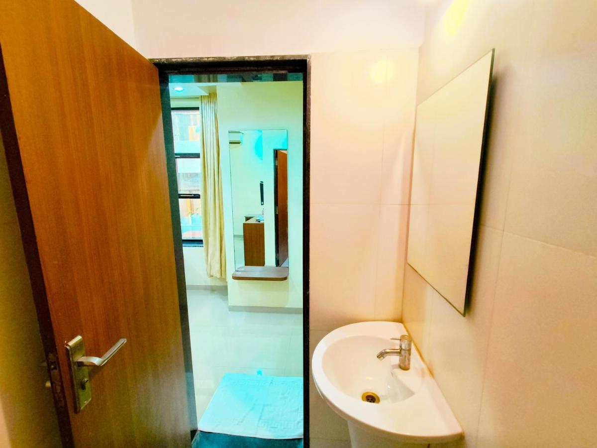 Sai Srushti By Neem Square Hotell Shirdi Exteriör bild